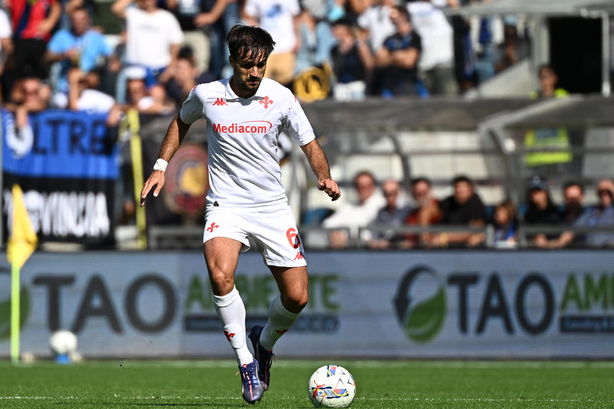 Un centrocampista in più e le solite fragilità difensive. Cambiando gli addendi il risultato (non) cambia