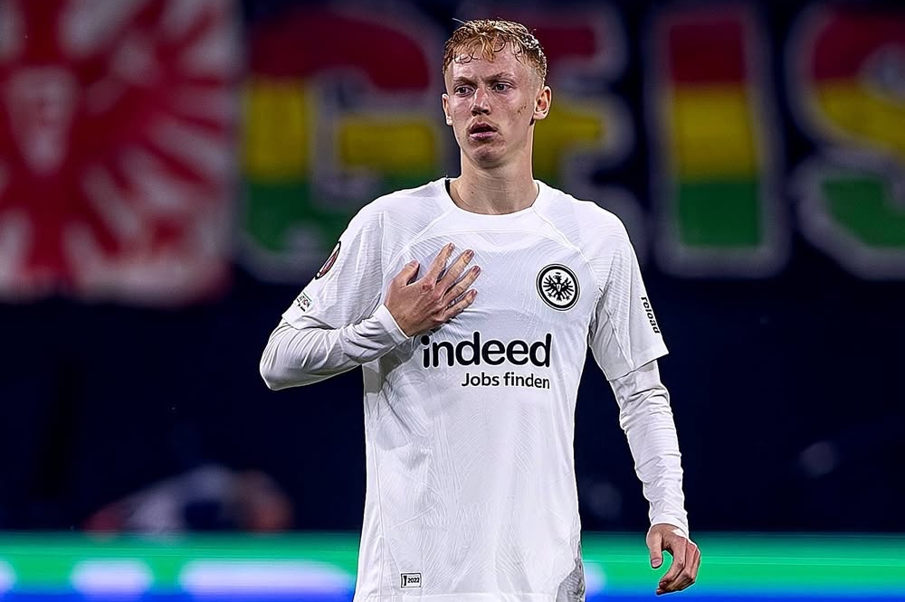 Fiorentina, occhi su Hugo Larsson: il giovane talento svedese nel mirino per il centrocampo