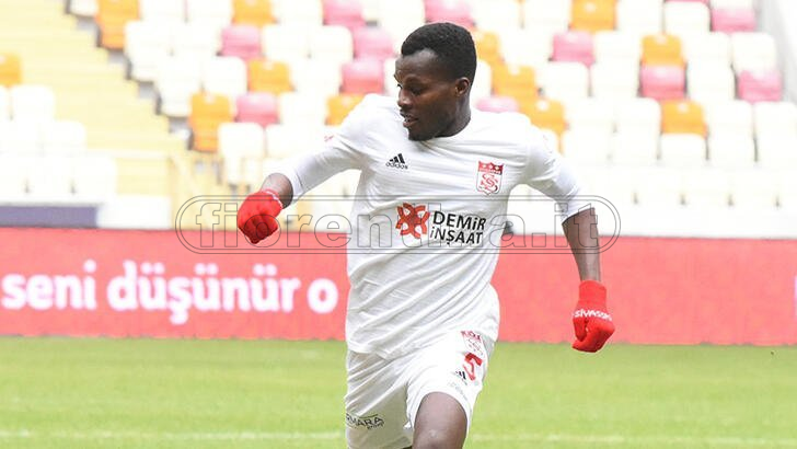 Sivasspor, Cofie: “Rispetto per la Fiorentina, ma non paura. Non verremo a Firenze per mangiare la bistecca”