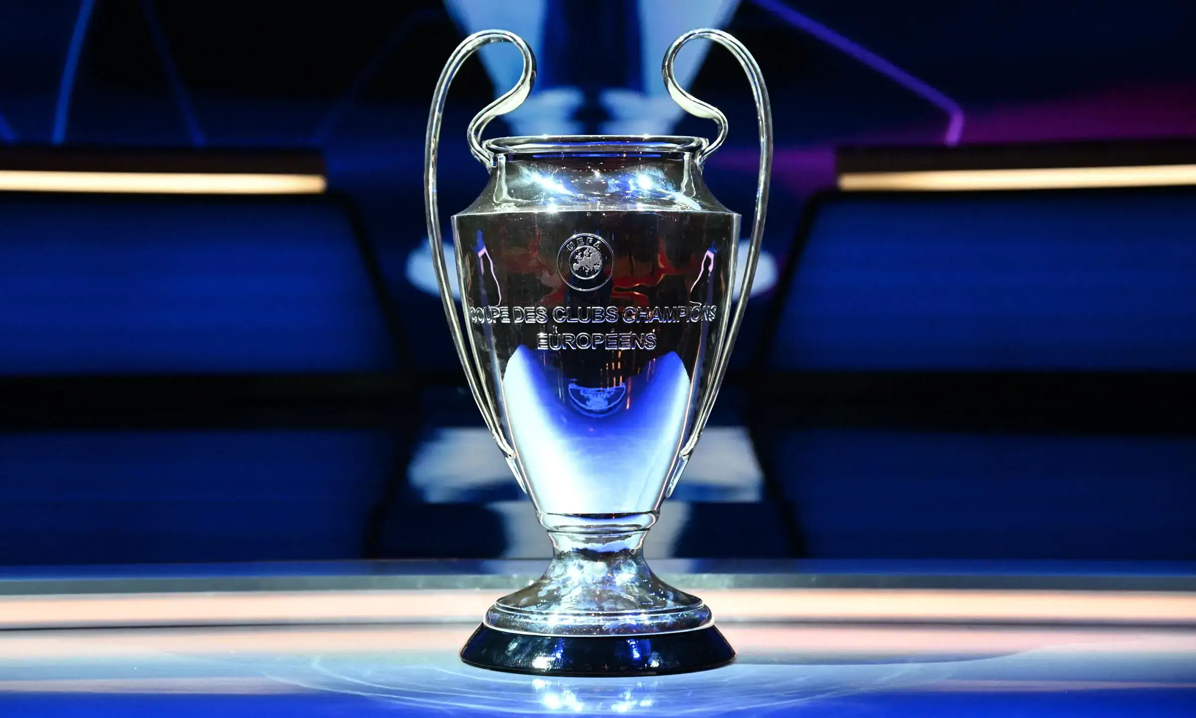 Champions League: crollo Napoli in Olanda, ne prende 6. Poker dell'Inter