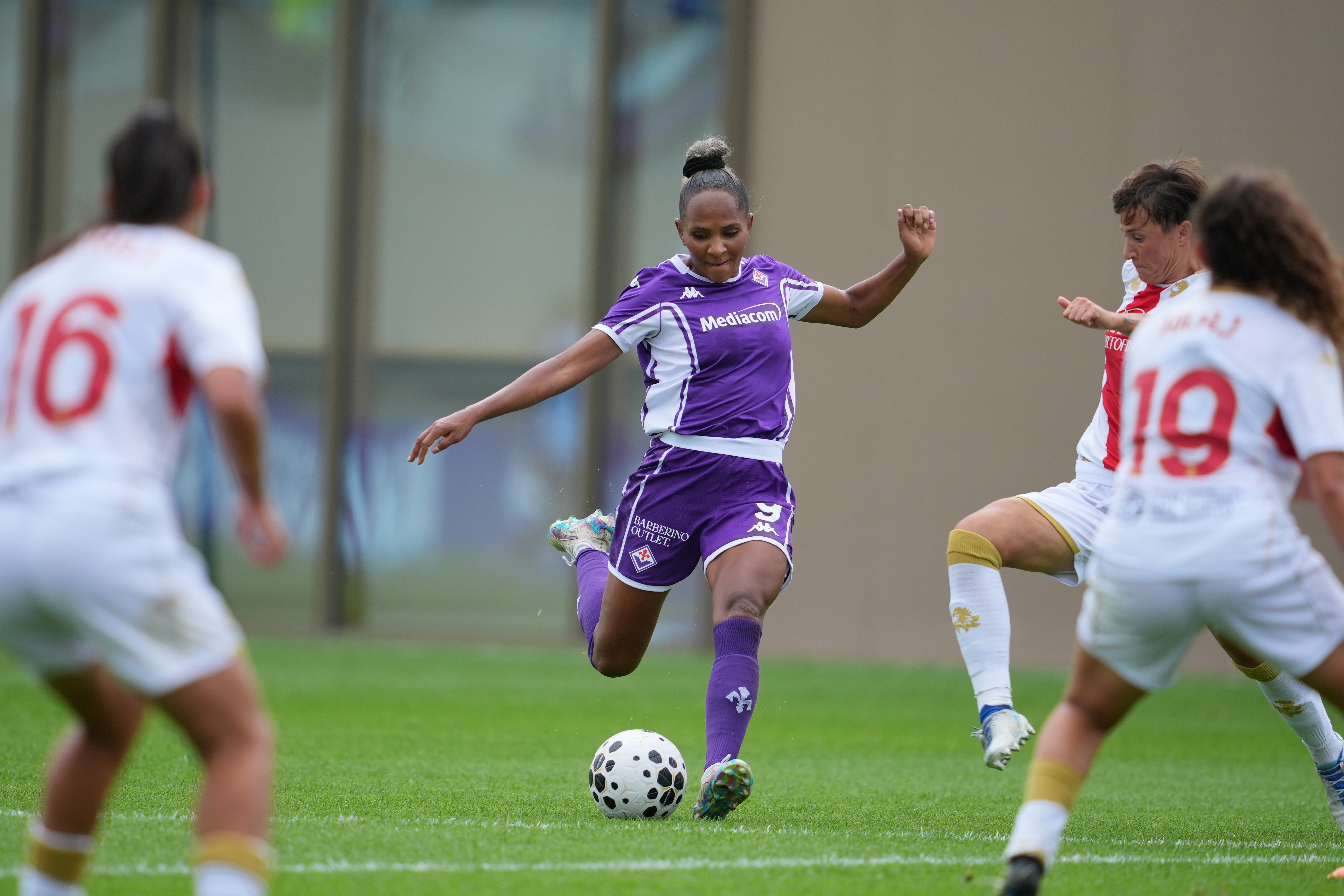 Femminile, clamoroso al Viola Park! La Fiorentina rimonta il Milan nel recupero: è 4-3