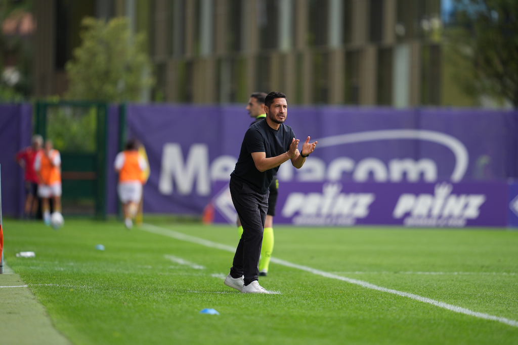 Femminile, esordio in campionato a Napoli: le formazioni ufficiali