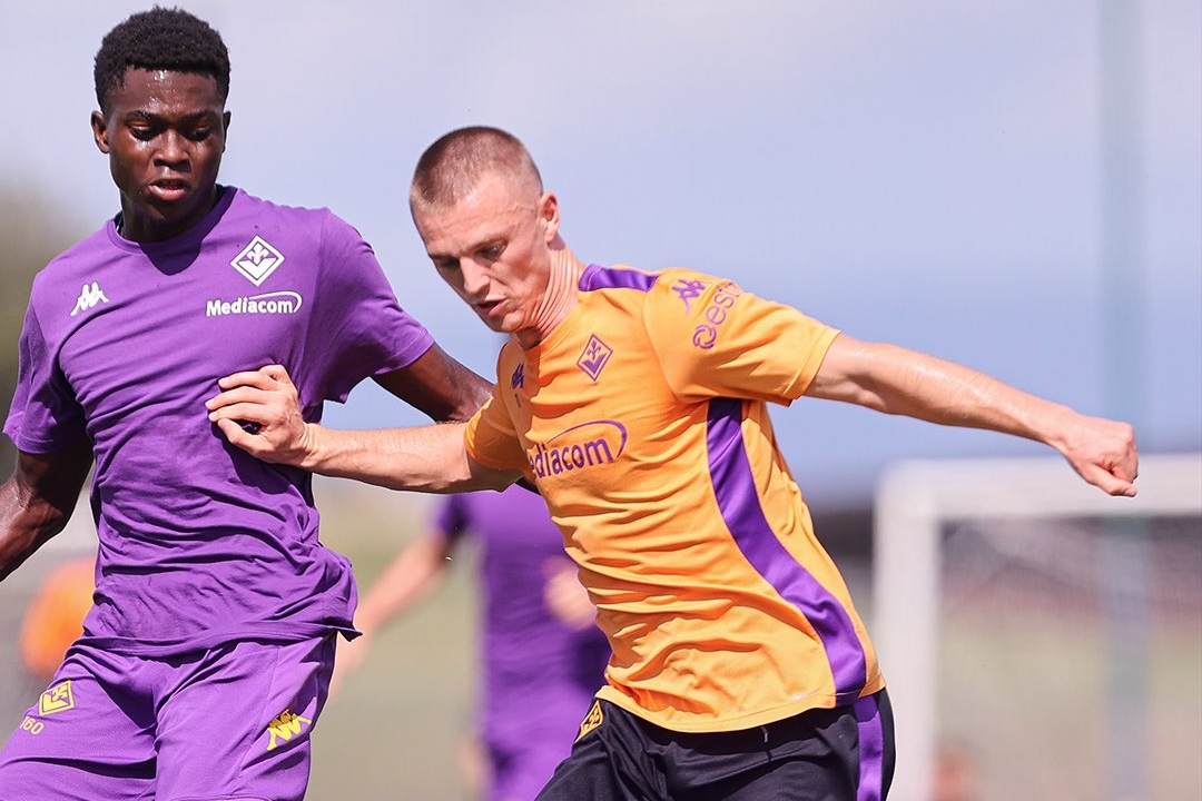 Fiorentina, i convocati di Palladino: prima chiamata per Gudmundsson, out Pongracic