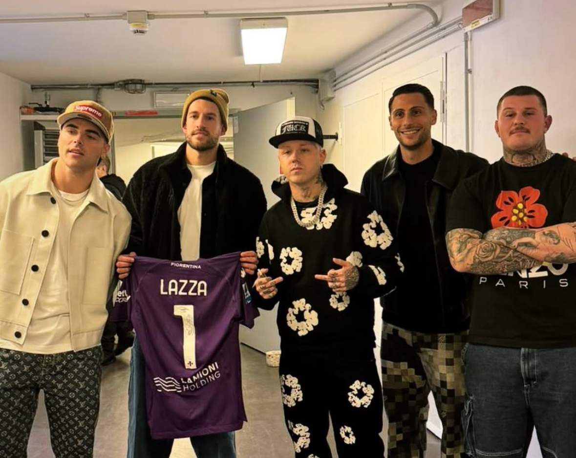 Mandragora, Sottil, Bove e Biraghi al concerto di Lazza al Mandela (FOTO)