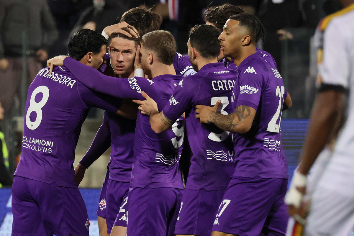 Tre punti (fondamentali) di spirito, ma per la volata finale deve nascere una nuova Fiorentina