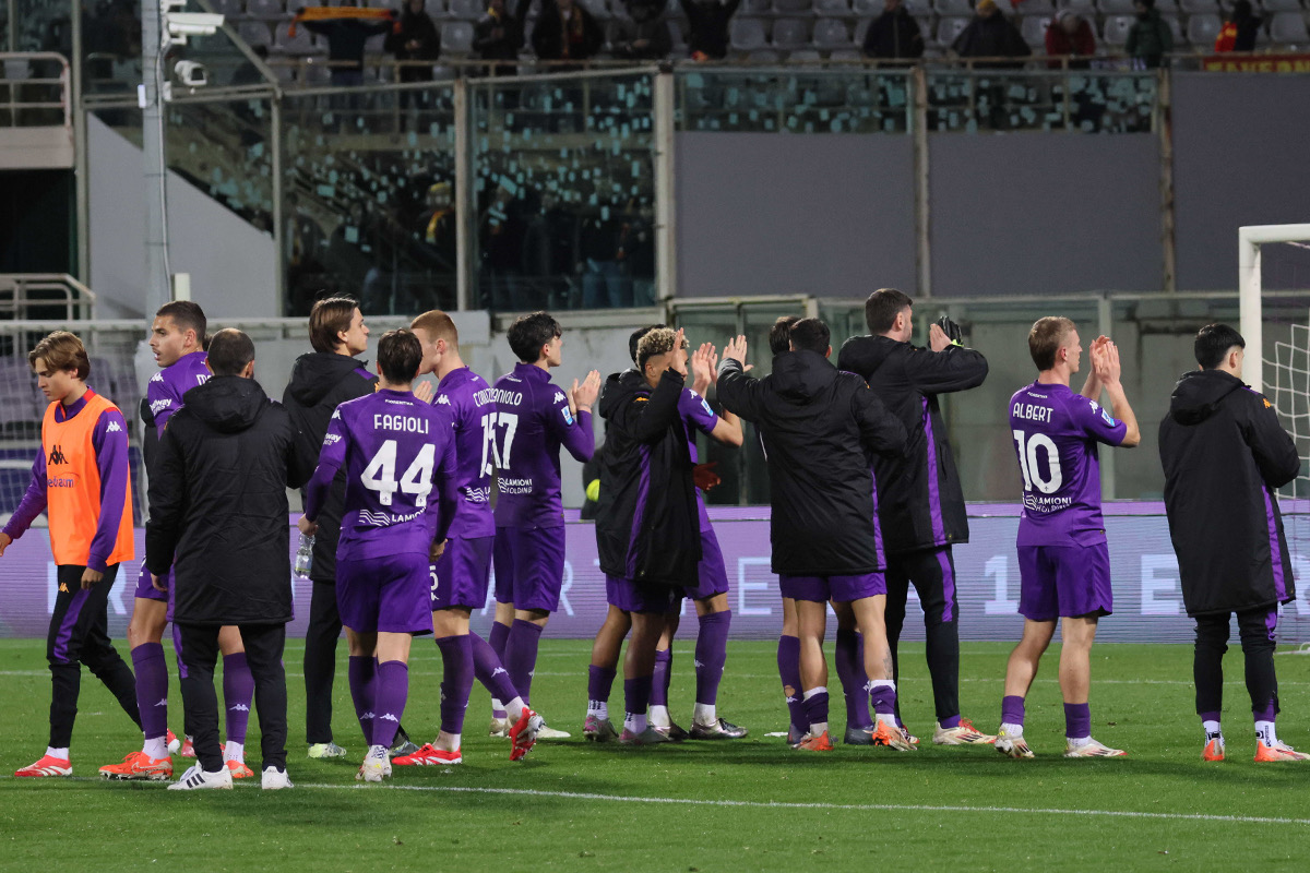 Patto tra squadra e tifosi: la Fiorentina si gioca il futuro. Guai mollare prima di Pana e Juve
