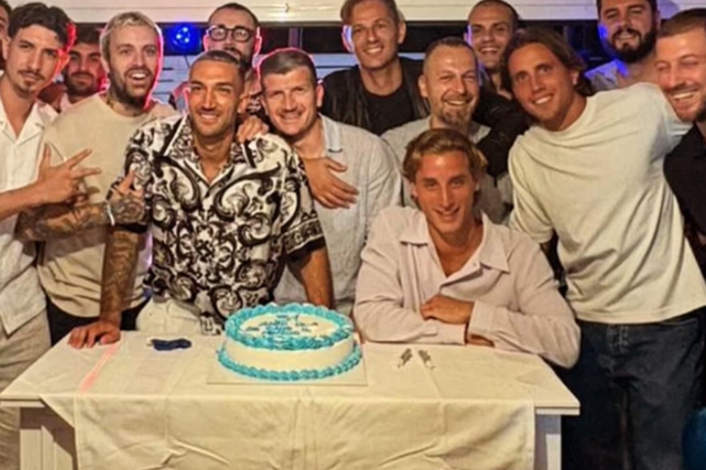 Cataldi festeggia 31 anni: il commovente regalo di Bove emoziona tutti (VIDEO)