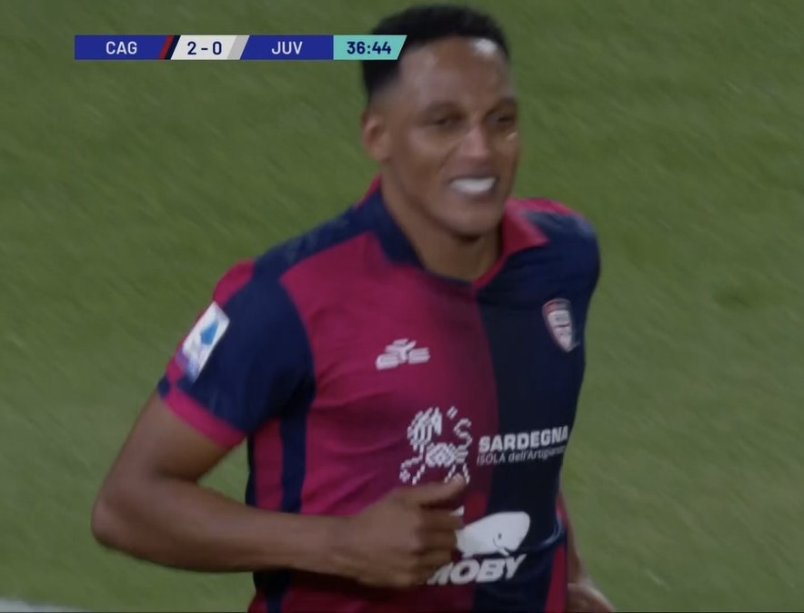 Ex viola, Yerry Mina segna il raddoppio del Cagliari contro la Juve (VIDEO)