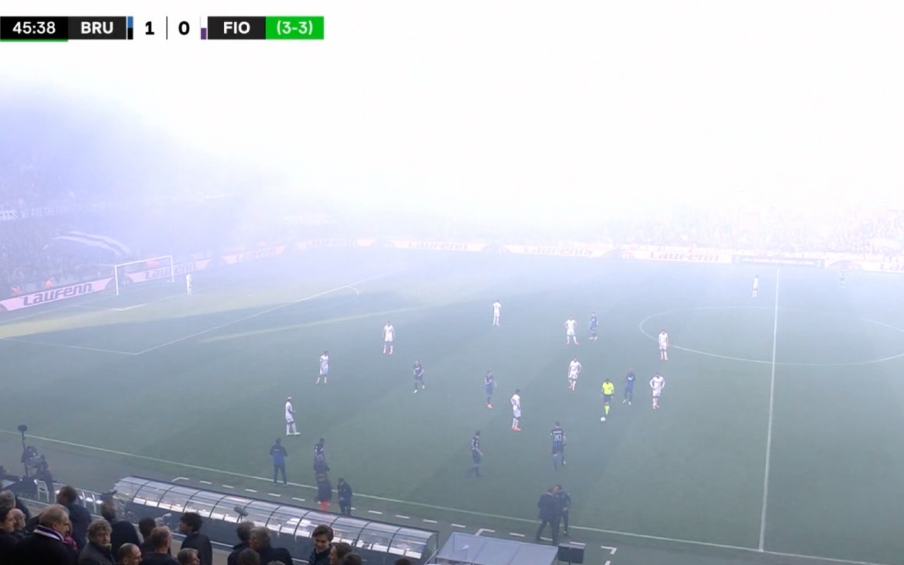 Brugge-Fiorentina, partita interrotta per alcuni minuti: il motivo