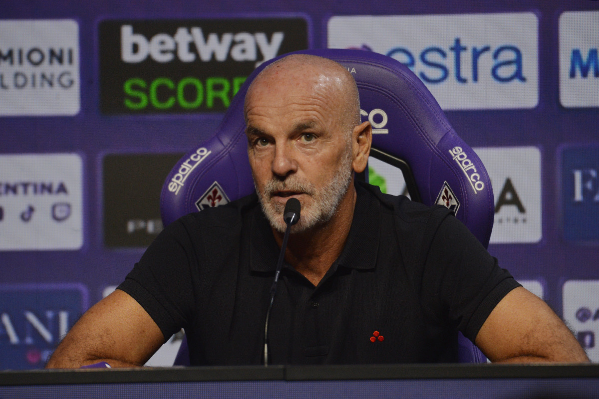 Pioli in conferenza: "Dobbiamo fare di più per guadagnarci gli applausi"