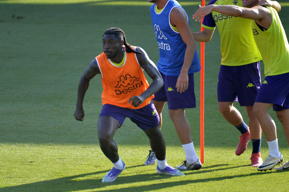 Hotel privato, clima fresco e tanta tattica: la Fiorentina ospite della Coverciano inglese