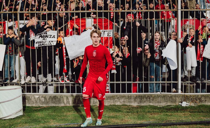 Monza, contusione al ginocchio destro per Petagna. Acciaccato anche Rovella