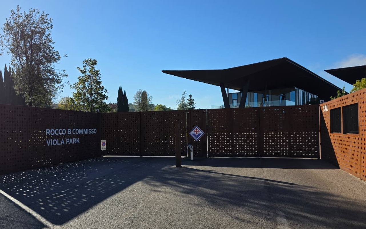 Muro contro muro Fiorentina-Pioli, società delusa dal mister. D'Aversa in pole