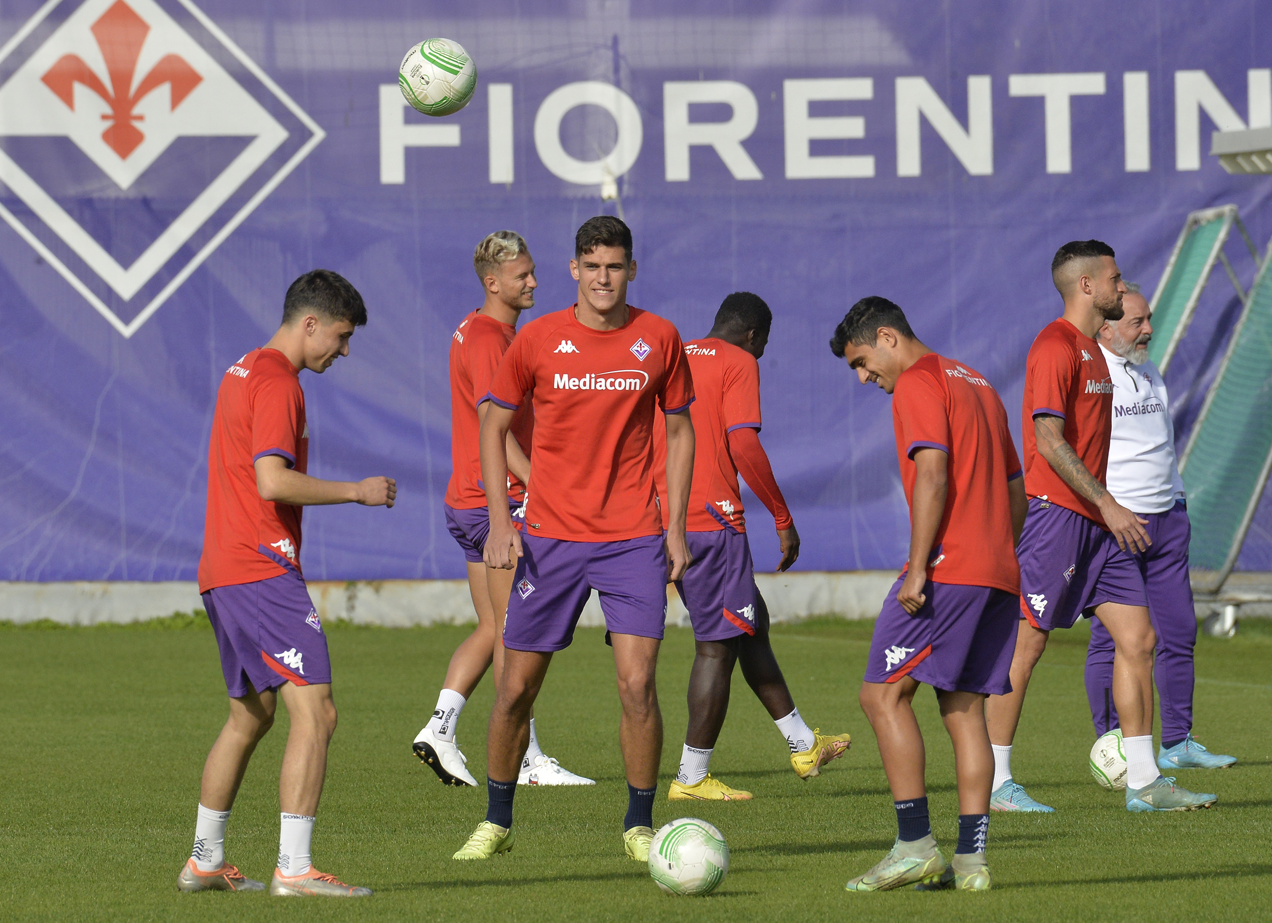 Programma di oggi: Fiorentina in campo al mattino. Alle 14 si presenta Bove