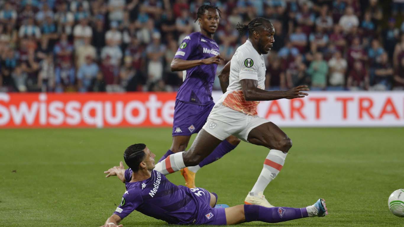 West Ham, grave incidente stradale per Michail Antonio. I londinesi: "Preghiamo per lui"