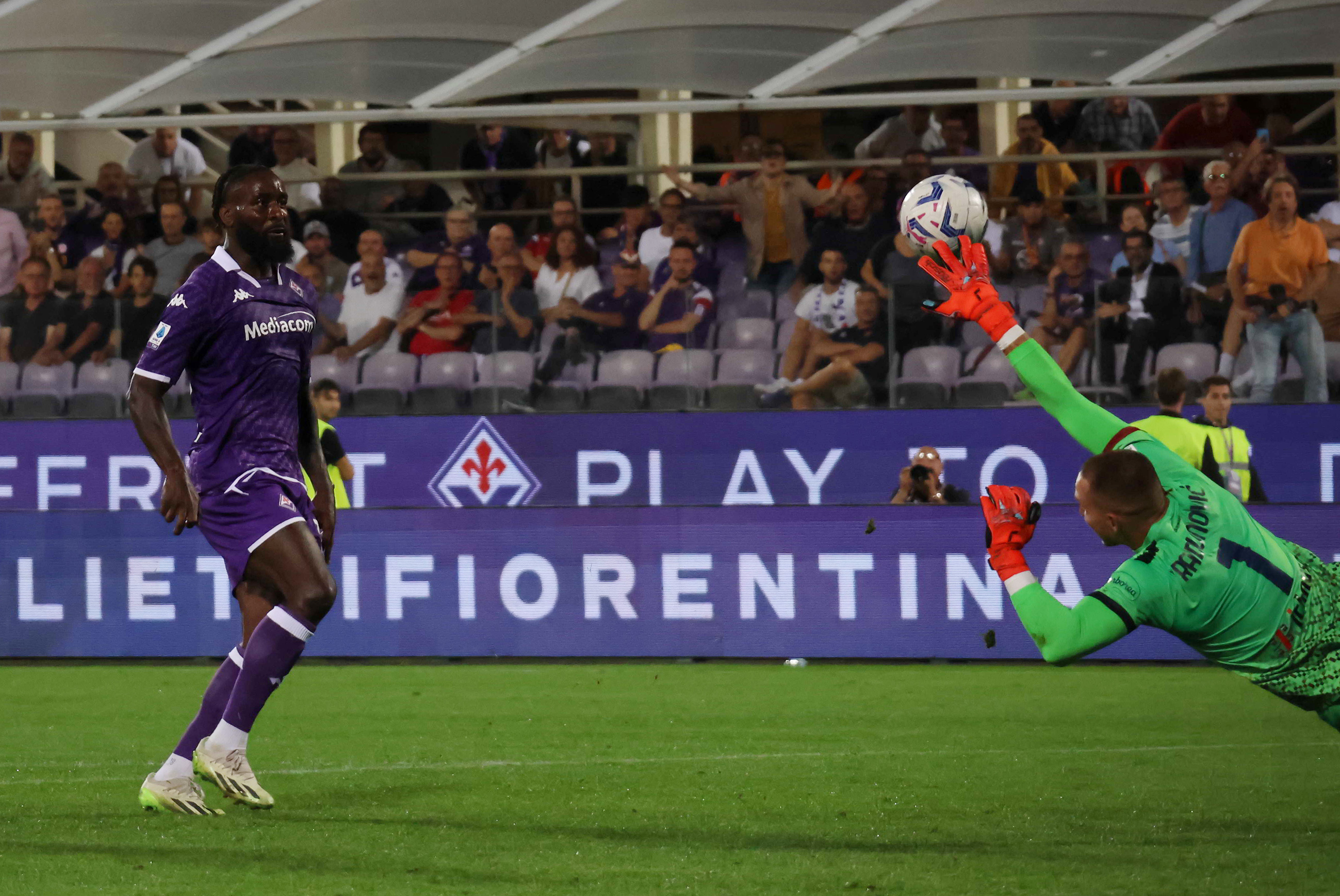 A Cagliari quando si gioca? La Fiorentina spera in giovedì, più probabile venerdì
