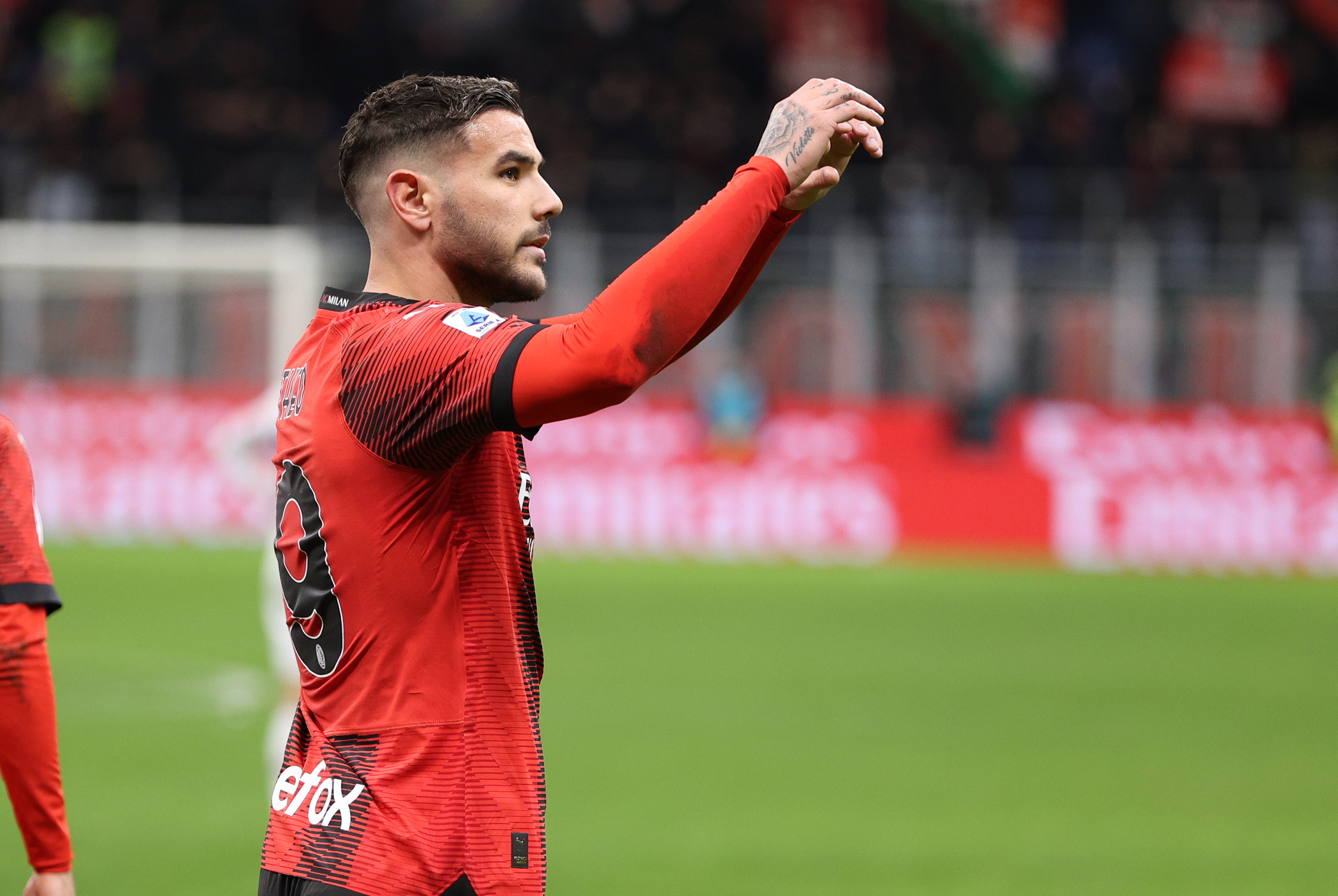 Milan fuori dalla Champions: rosso a Theo Hernandez e pareggio con il Feyenoord