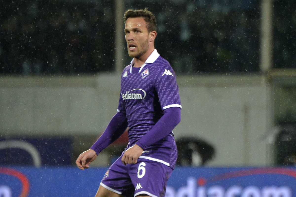 Arthur bis, si può fare. Il brasiliano spinge, ma dovrà ridursi (di molto) lo stipendio