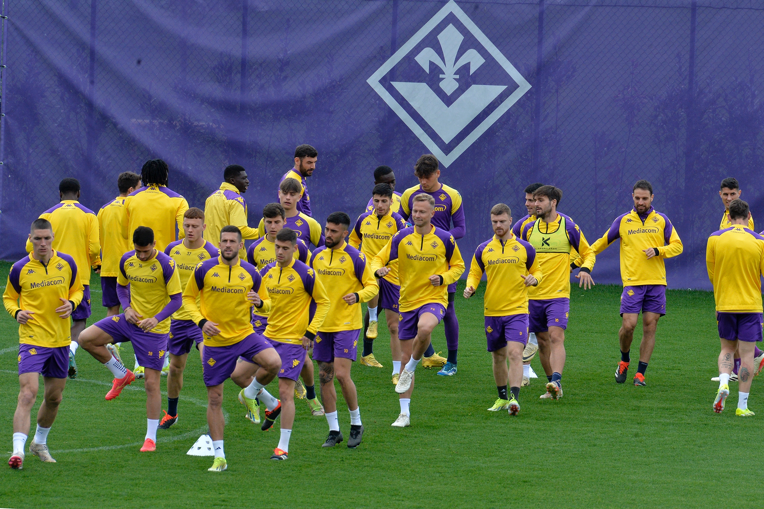 Ritiro al Viola Park, aperto ai tifosi: tra un mese si ri-parte. Niente tournée lontane