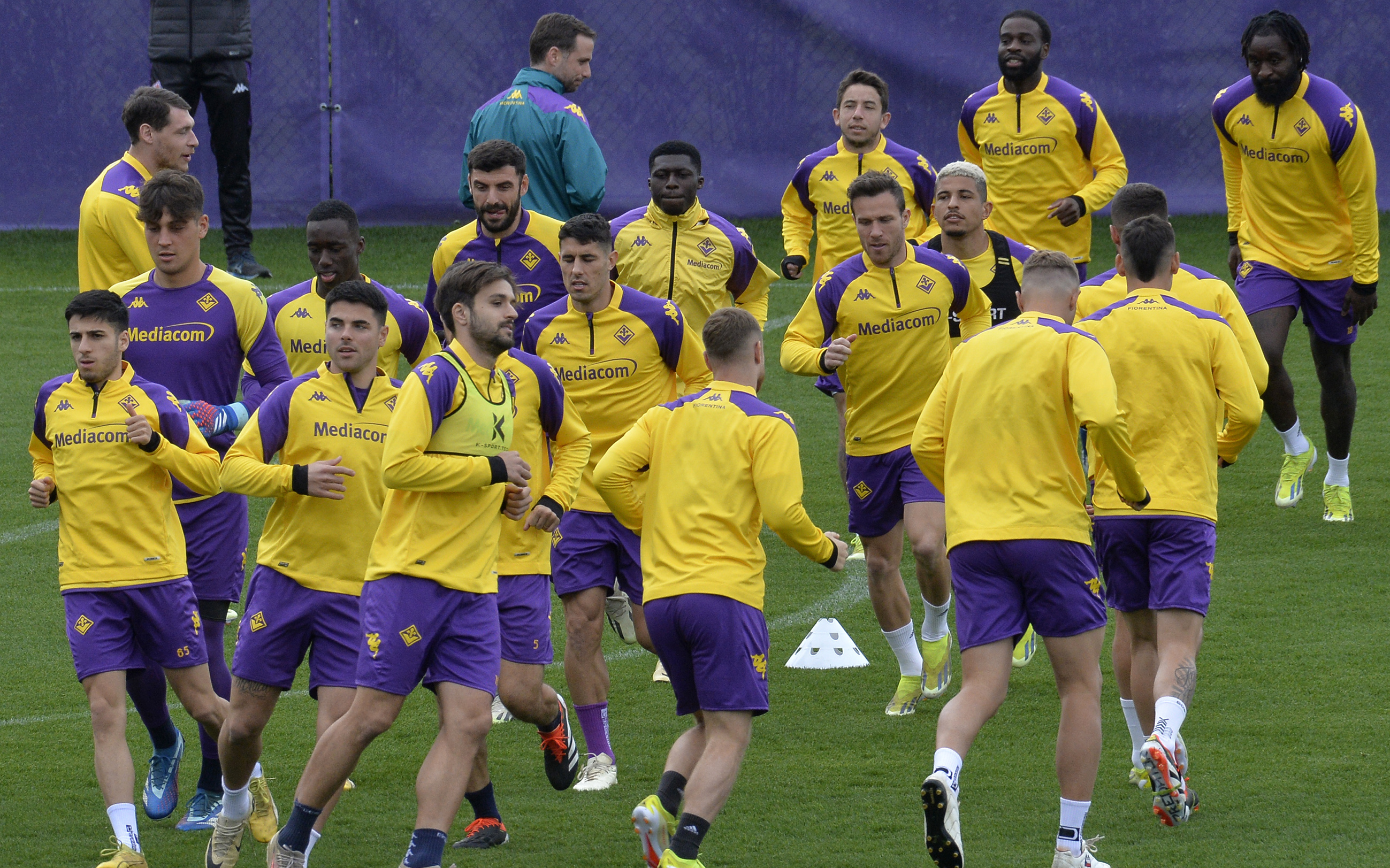 Ultimi due giorni di vacanza per i calciatori viola: lunedì mattina scatta il ritiro