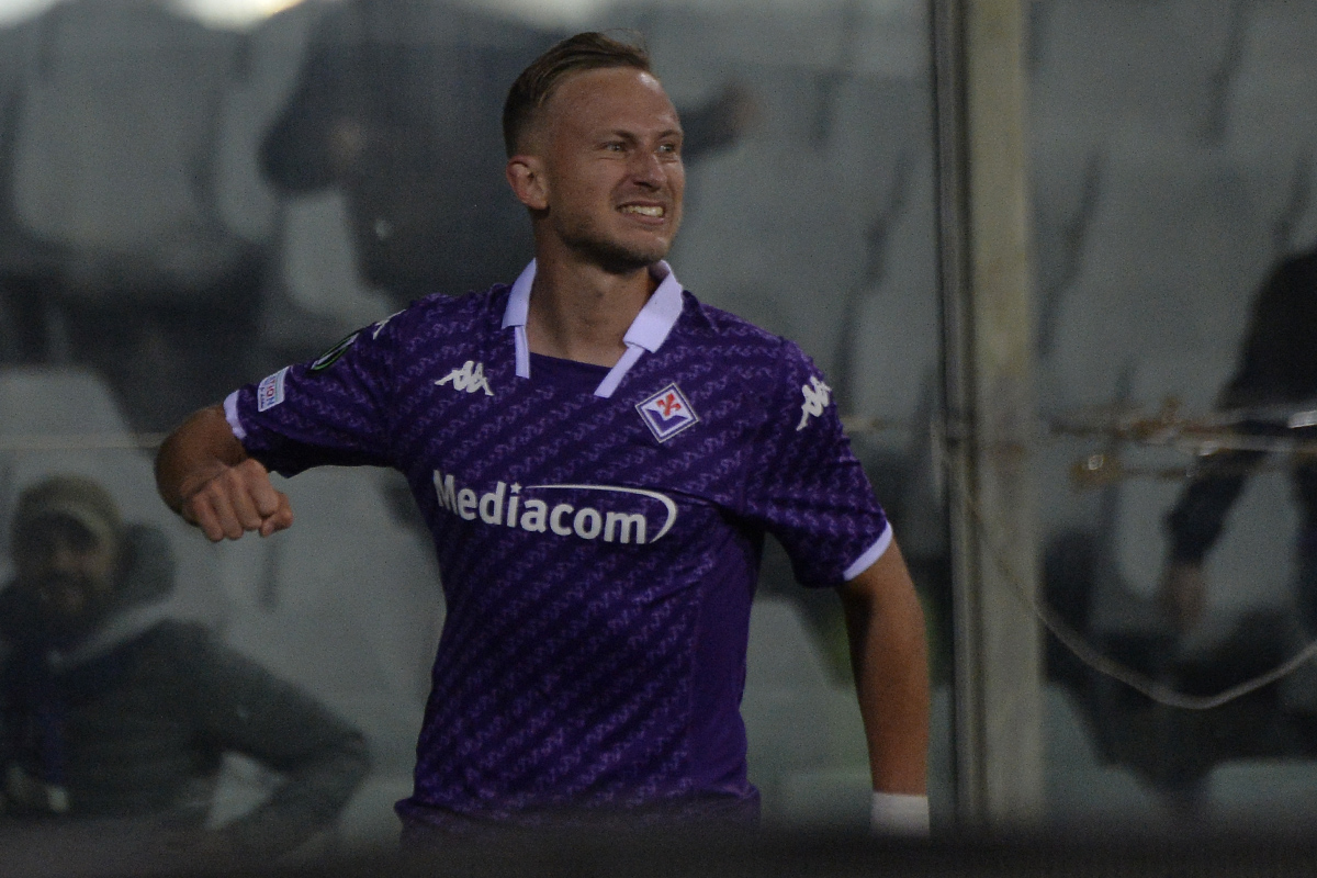 Ex viola, Barak dalla Turchia applaude alla 'motorinata' viola (FOTO)