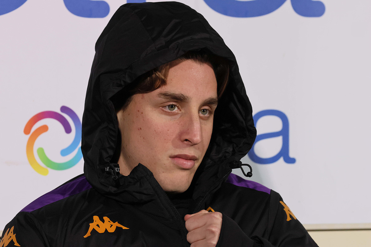 Fiorentina-Udinese, Bove in panchina durante il riscaldamento (FOTO)