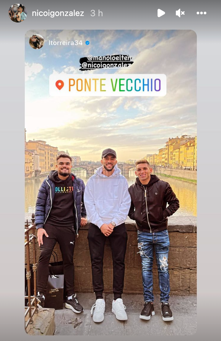 Gonzalez e Torreira, pomeriggio di relax sul Ponte Vecchio (FOTO)