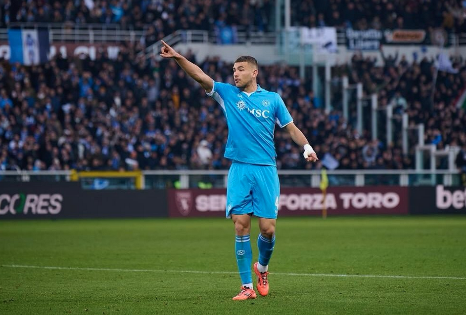 CdS - Beukema pronto all’esordio. Rientra Neres. Conte cambia la difesa del Napoli