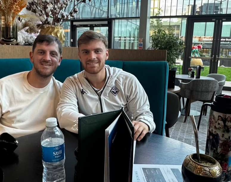 Beltran, nel ritiro inglese della Fiorentina arriva il fratello (agente). Novità di mercato?