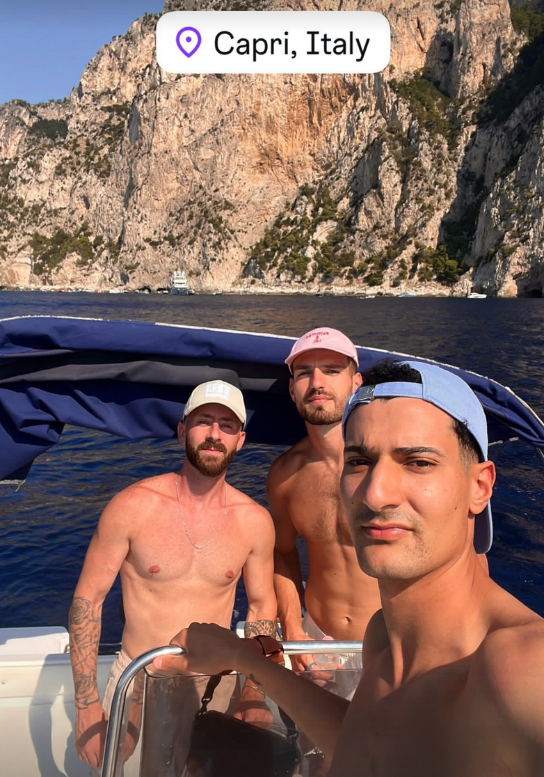 Ultimo giorno di relax per i giocatori viola. Pongracic e Parisi a Capri (FOTO)