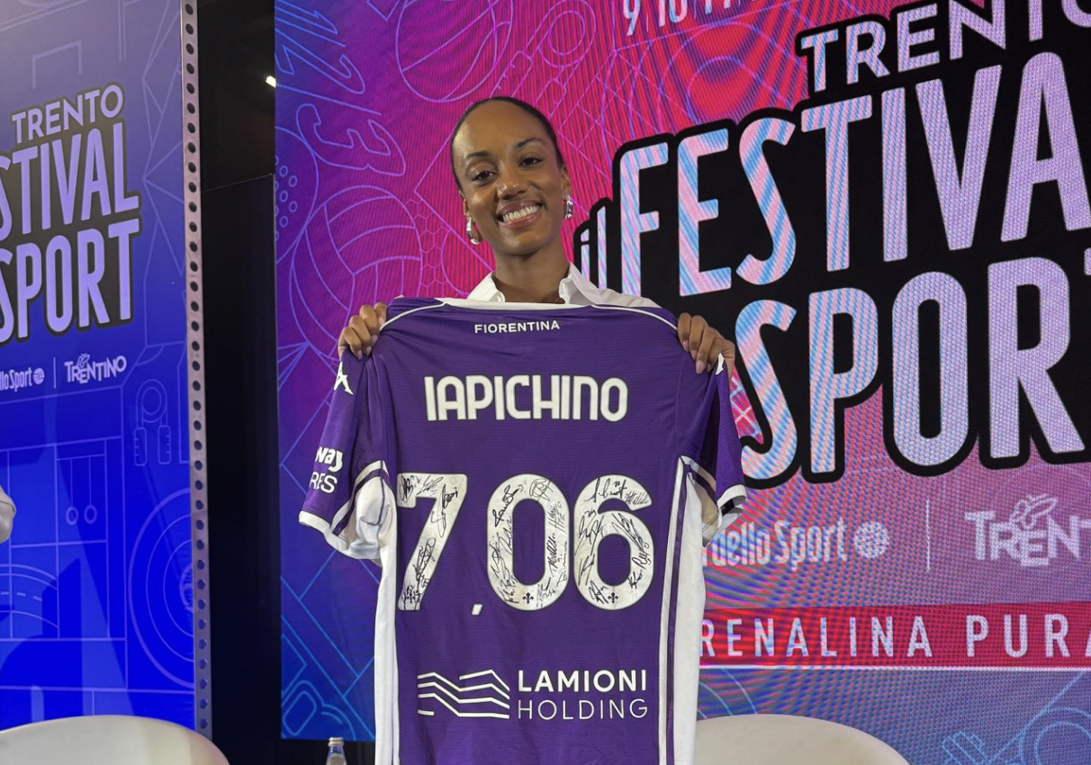 Festival dello Sport, Larissa Iapichino omaggiata con la maglia della Fiorentina (FOTO)
