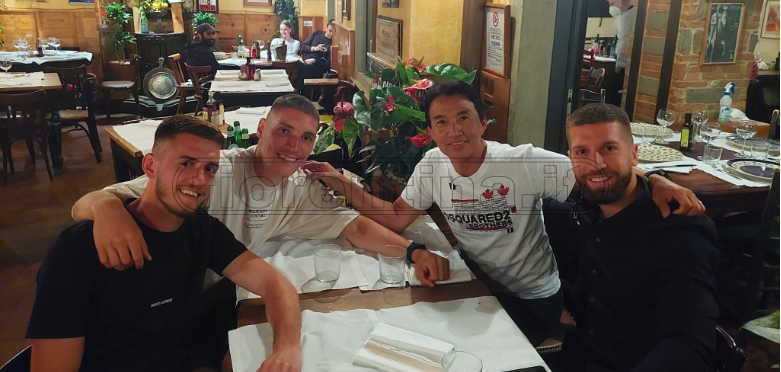 Il vice-ct della Serbia fa visita ai viola Milenkovic, Terzic e Nastasic a Firenze (FOTO)