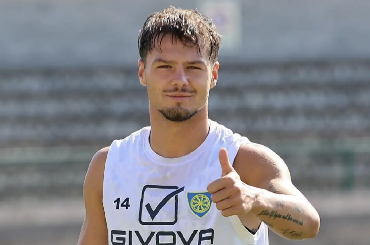 Sportitalia: "Fiorentina interessata a Simone Zanon della Carrarese"