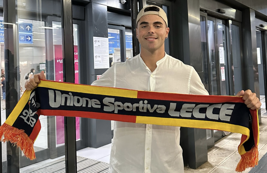 Sottil è sbarcato a Lecce: le prime immagini delle nuova avventura dell'esterno viola (FOTO)