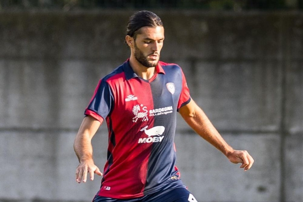 Como, ufficiale: acquistato l'ex obiettivo viola Dossena. In città anche Varane