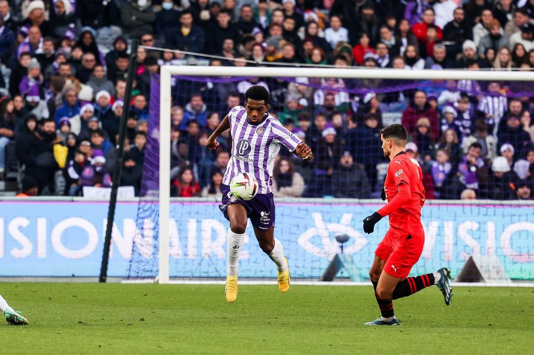 Logan Costa o Vitik se parte Milenkovic, ma resiste anche Bijol. E occhio a Theate