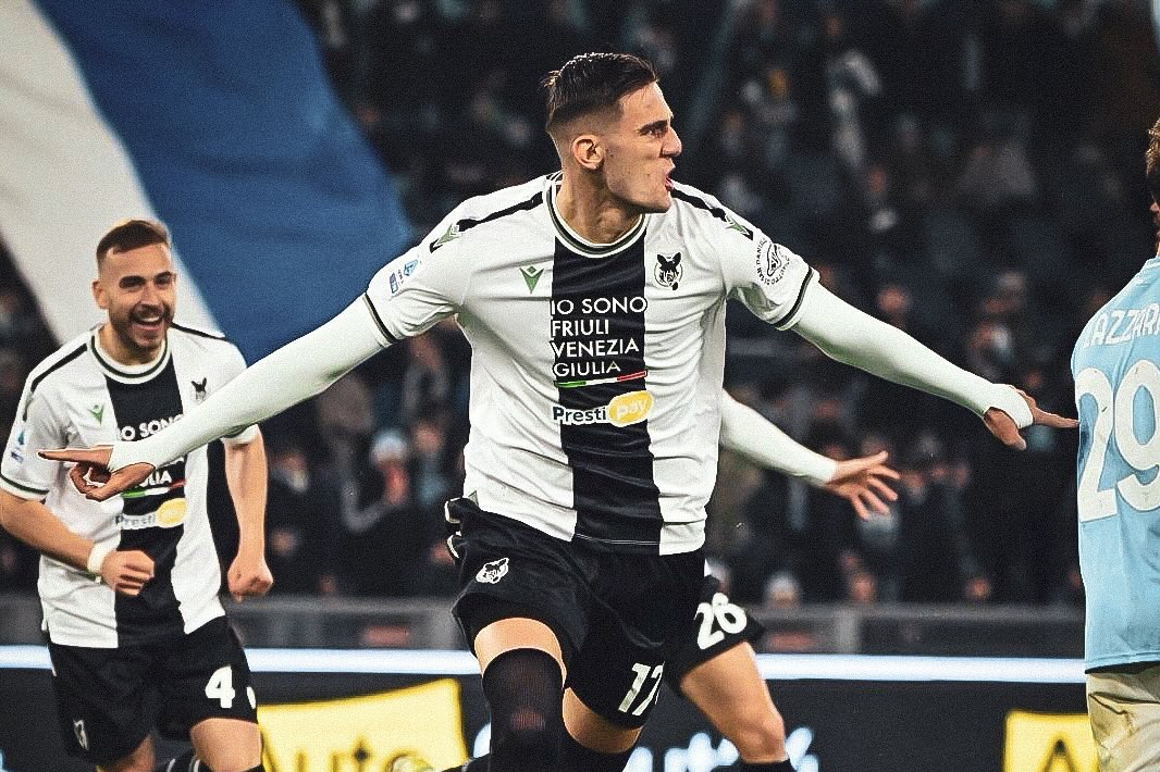 Napoli, ufficiale l'arrivo di Lorenzo Lucca dall'Udinese