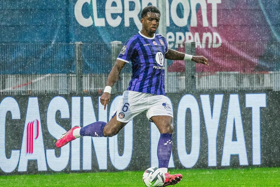 Logan Costa, ci prova il Bologna: possibile offerta da 12-13 milioni più bonus