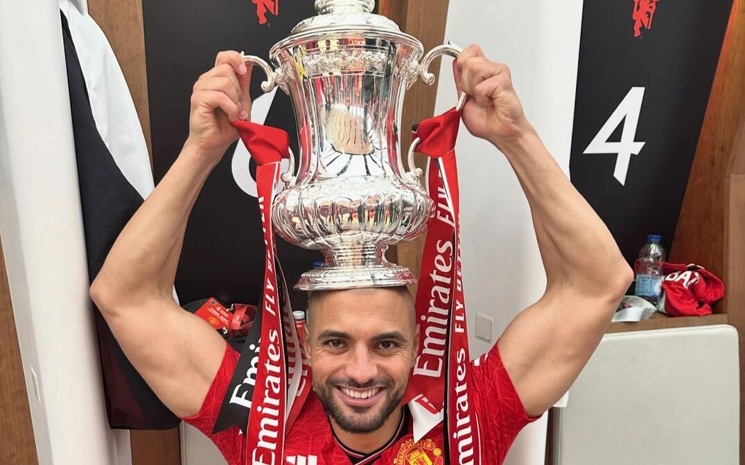 Da Manchester esaltano Amrabat: "Finalmente in versione Mondiale". Scholes: "Come Gattuso"