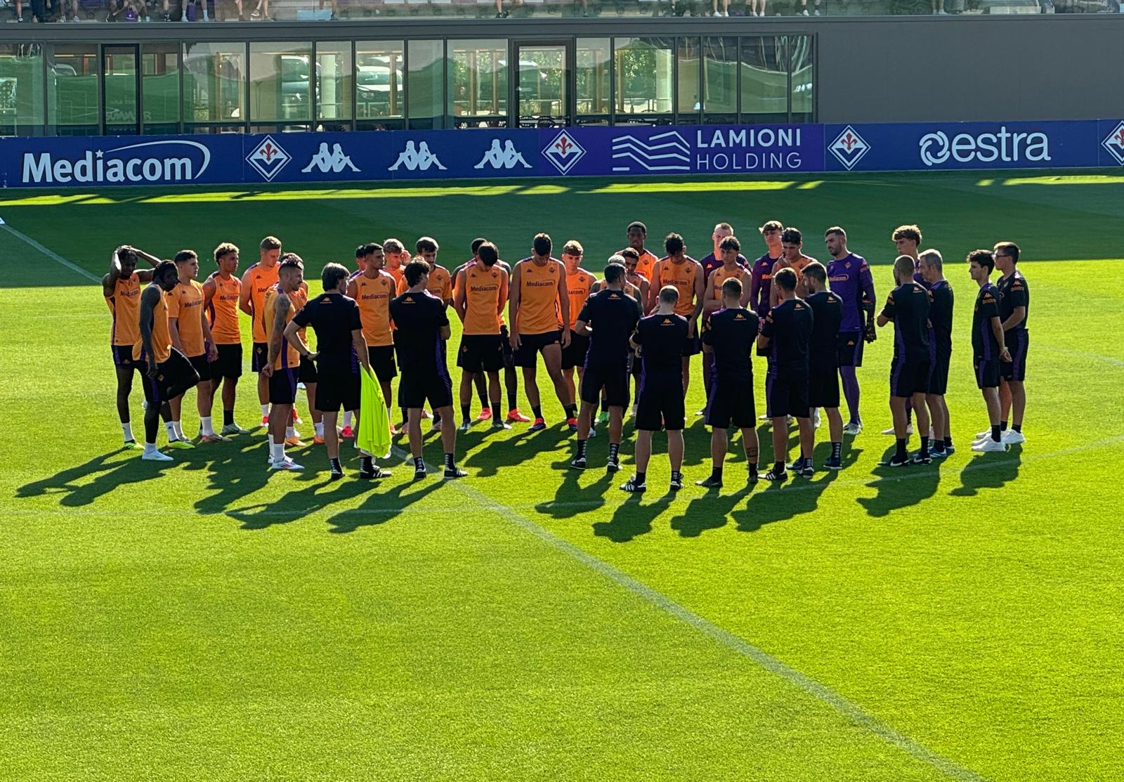 Primo allenamento a porte aperte: applausi alla squadra. Assenti in quattro (FOTO VI.IT)