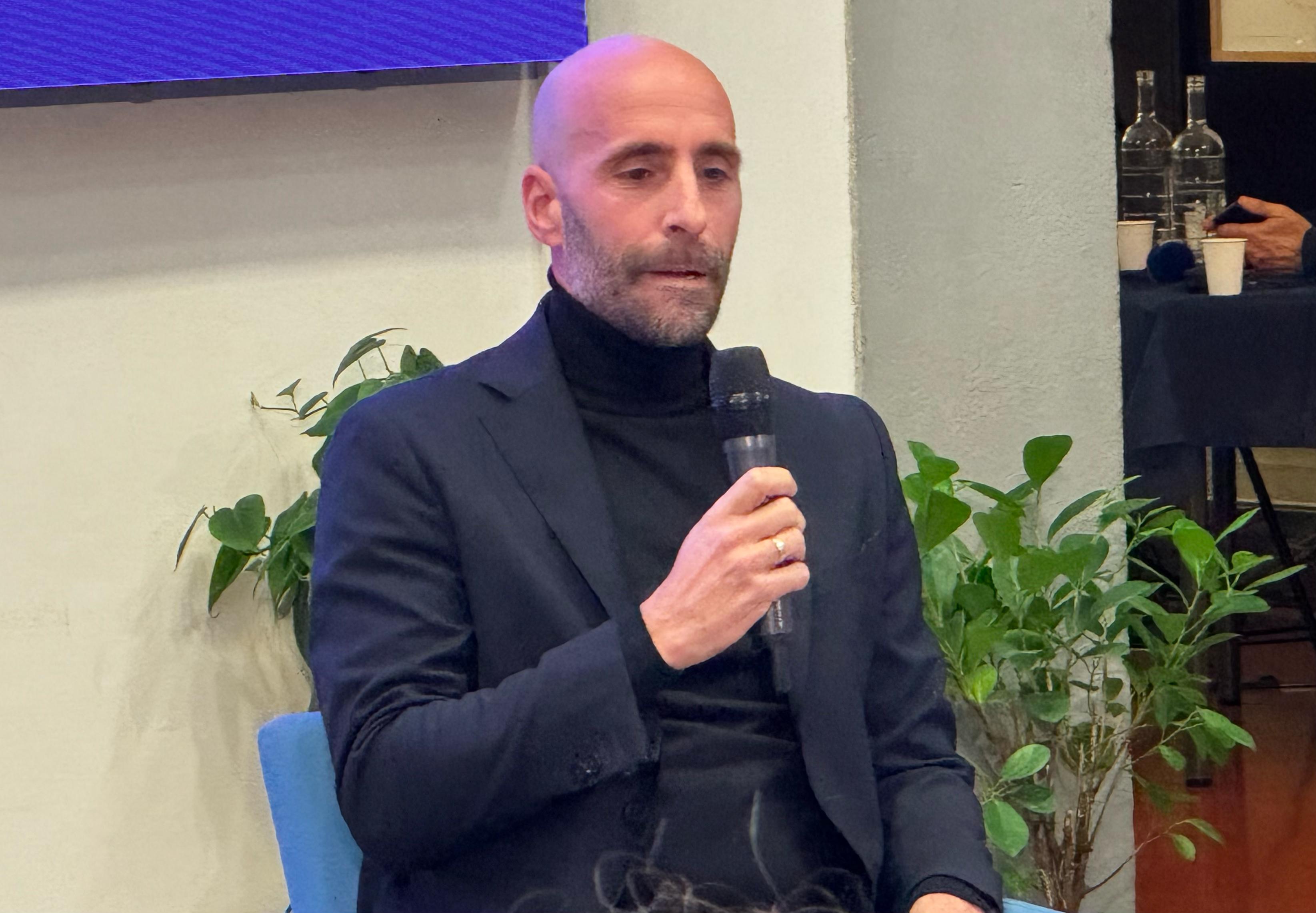 Borja Valero: "Rossi fantastico. Un onore giocare con grandi campioni" (VIDEO)