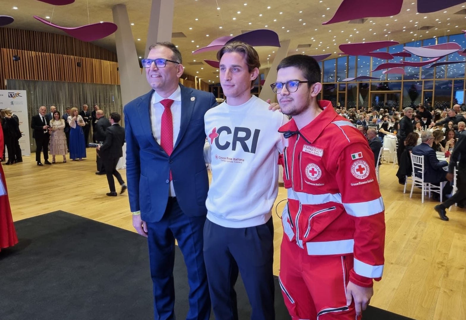 "Charity di Primavera", Bove al fianco della Croce Rossa: "I ragazzi continuino a sognare" (VIDEO)