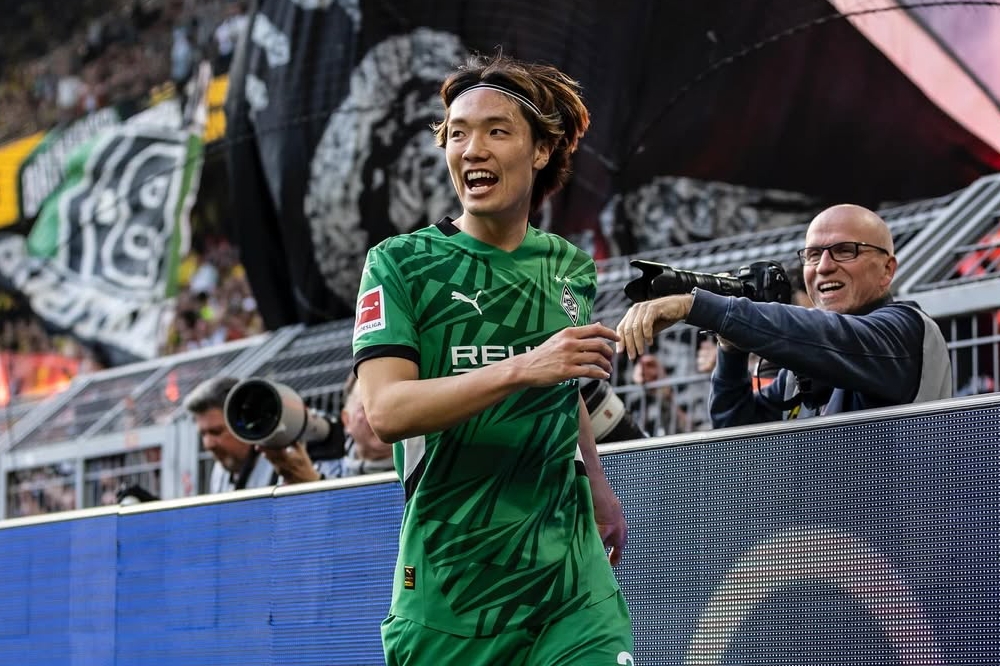 Dalla Germania: offerta viola per un difensore del Gladbach. Ma lui vuole l'Ajax