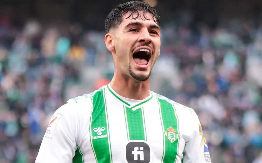 Dalla Spagna: per Cardoso il Betis chiede almeno 25 milioni. Piace ai viola, lui vorrebbe restare a Siviglia