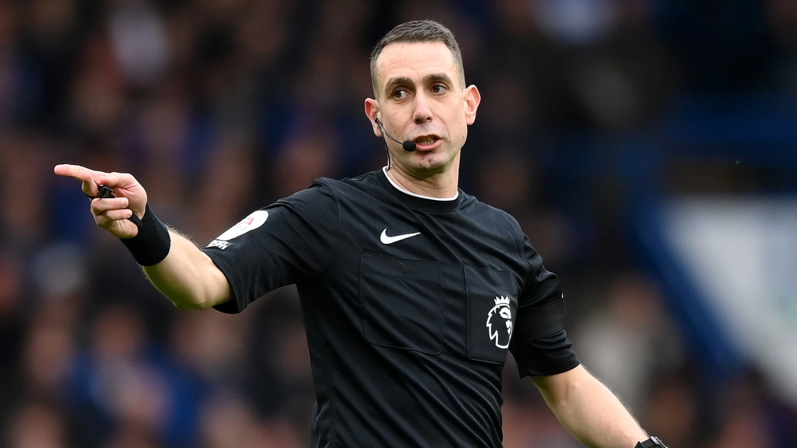 L’arbitro Coote accusato di insulti a Klopp: sospeso