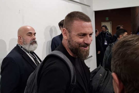 Il Genoa ha scelto De Rossi: sarà in panchina contro la Fiorentina