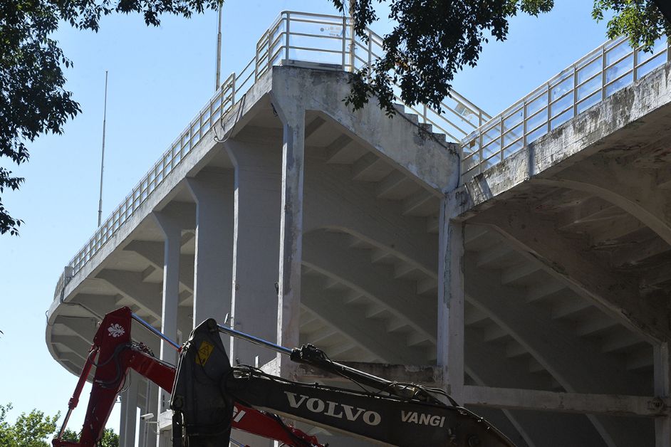 In attesa del ricorso i lavori procedono. La Fiesole non ha più la sua scala (FOTO)