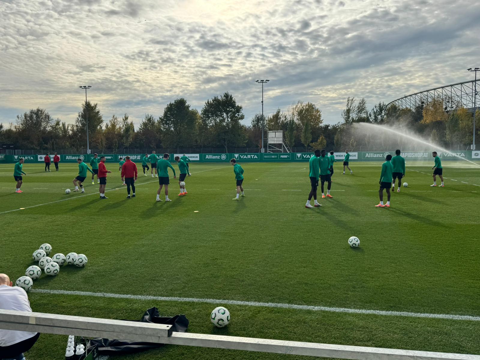 Rapid Vienna, in corso l'allenamento di rifinitura in vista della Fiorentina (FOTO-VIDEO VI.IT)