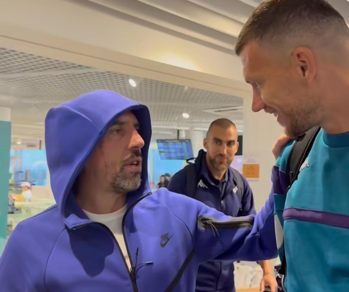 Fiorentina, all'aeroporto spunta... Franck Ribery (VIDEO)