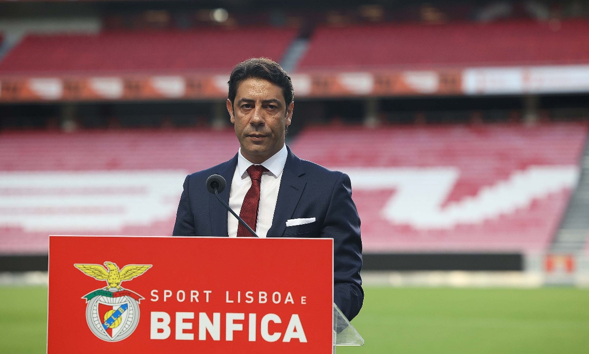 Benfica, guai in vista per corruzione e frode fiscale. Rui Costa non è tra gli indagati
